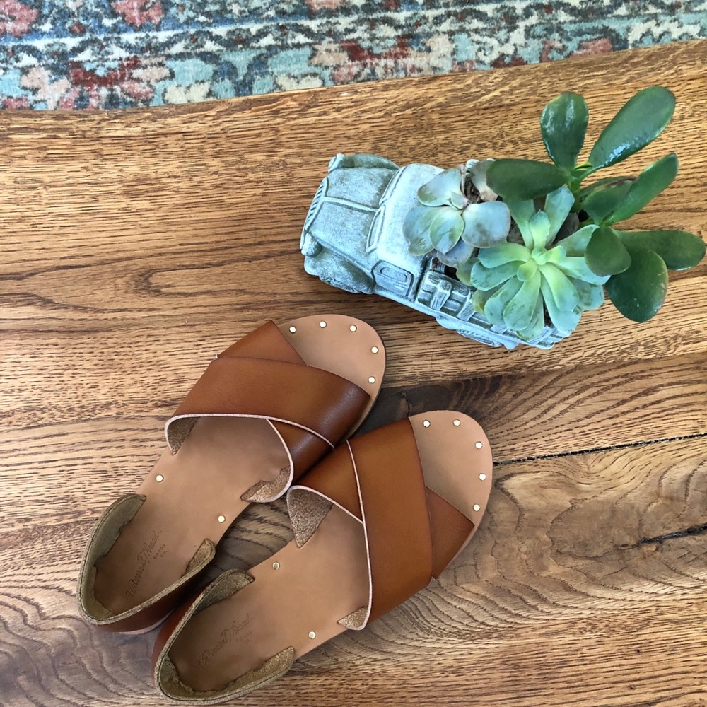 3/$20 or 2/$15 Universal threads sandals